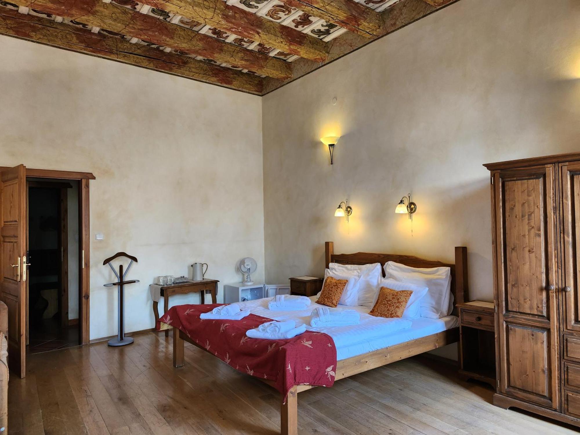 Hotel Opat Kutna Hora Luaran gambar