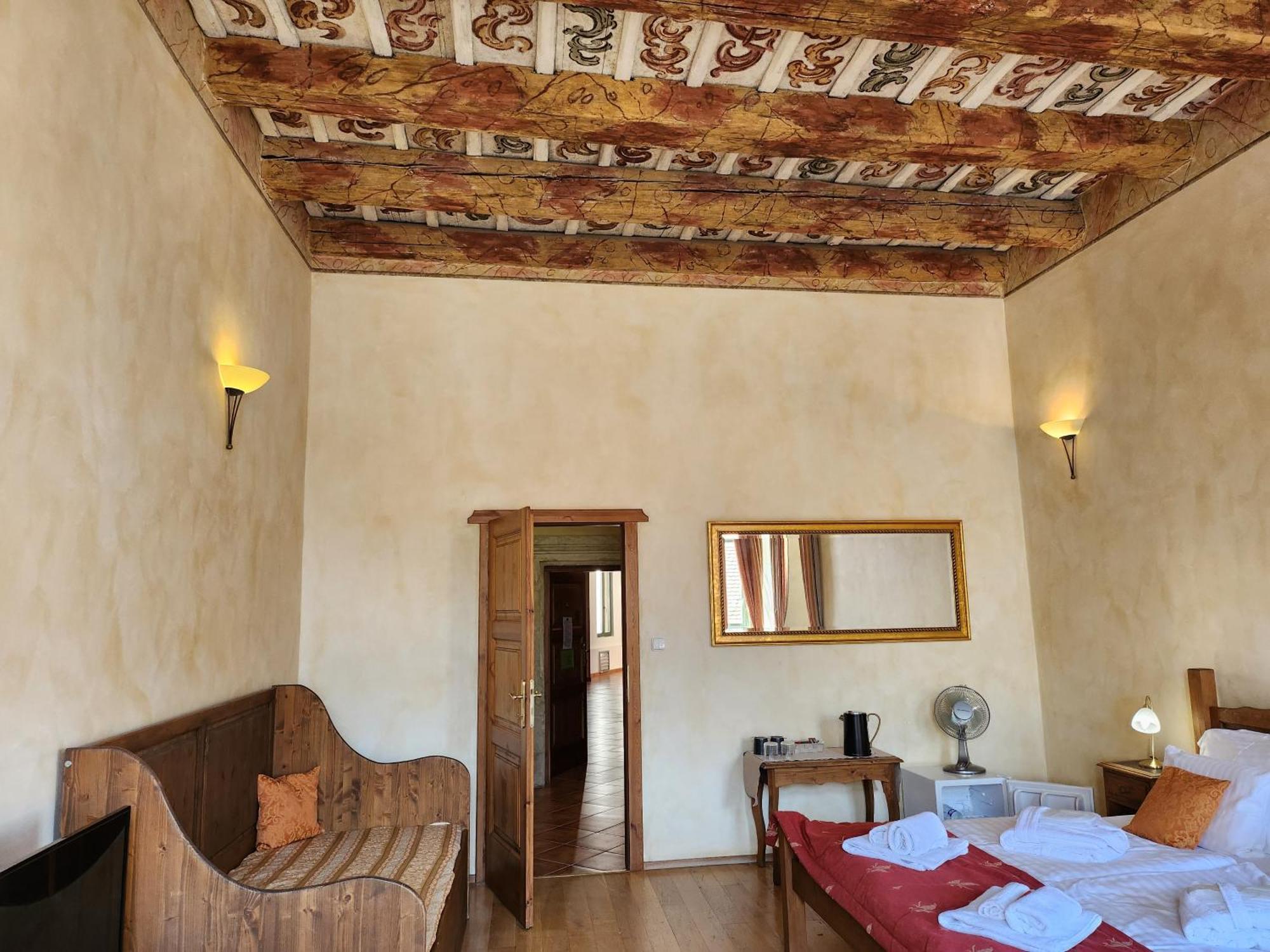 Hotel Opat Kutna Hora Luaran gambar