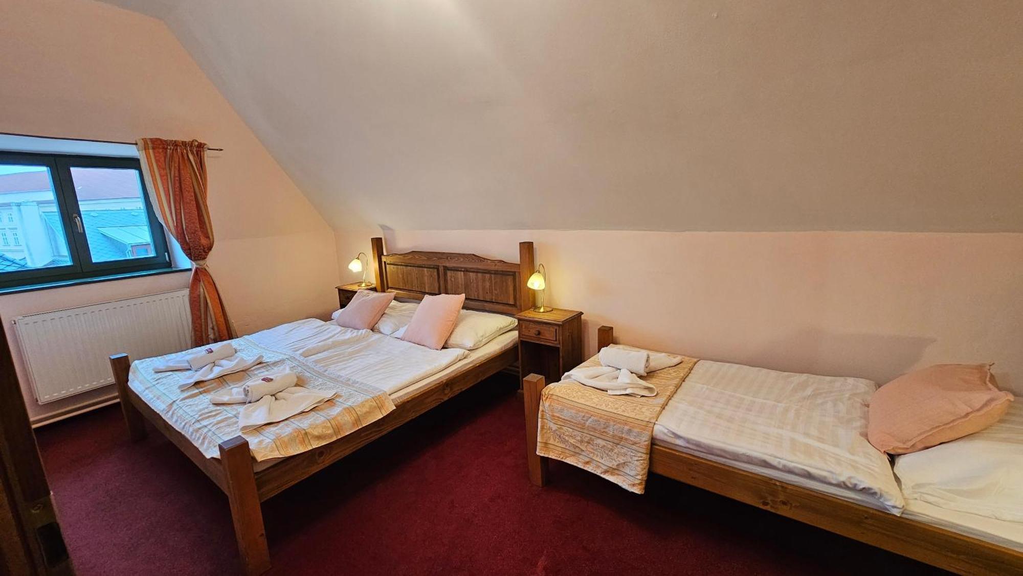 Hotel Opat Kutna Hora Luaran gambar